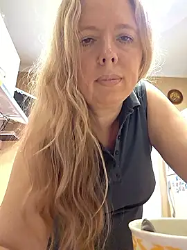Snapshot of Irina3718 chatting on June 3, 2026, 3:06 pm Irina3718 online show from June 3, 2026, 3:06 pm