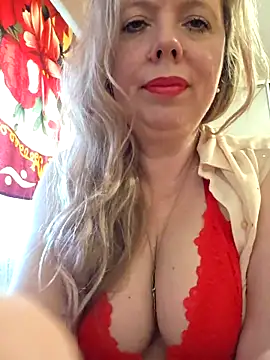 Snapshot of Irina3718 chatting on May 7, 2026, 12:08 pm Irina3718 online show from May 7, 2026, 12:08 pm
