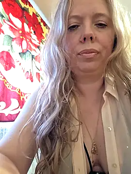 Snapshot of Irina3718 chatting on May 4, 2026, 1:14 pm Irina3718 online show from May 4, 2026, 1:14 pm