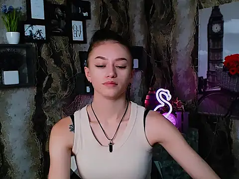 LanaTey online show from September 24, 2025, 9:38 am