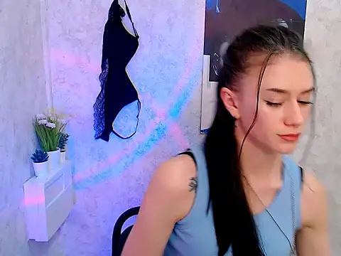 LanaTey online show from December 14, 2025, 10:04 pm