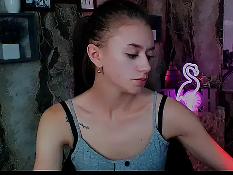 LanaTey online show from September 27, 2025, 1:28 pm