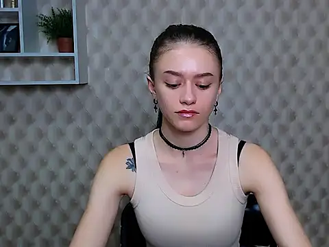 LanaTey online show from November 7, 2025, 10:09 am