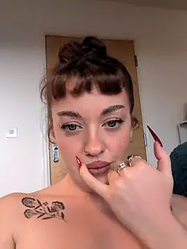 Snapshot of Petite_Juicy_Olive chatting on May 14, 2026, 12:46 pm Petite Juicy Olive online show from May 14, 2026, 12:46 pm