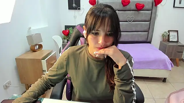 Tania Duque online show from March 19, 2026, 1:44 pm