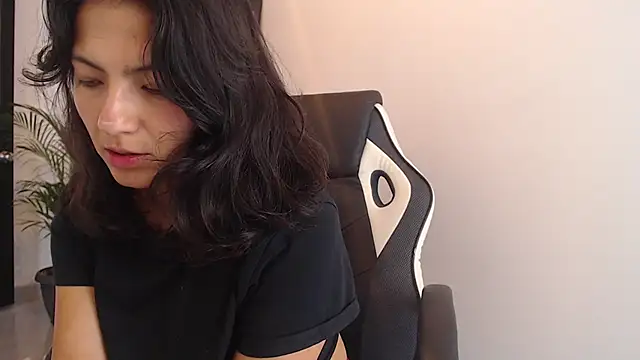 Snapshot of Asaray_T chatting on May 31, 2026, 6:09 pm Asaray T online show from May 31, 2026, 6:09 pm