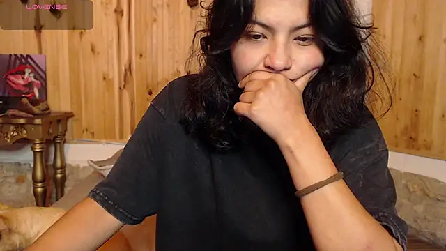 Snapshot of Asaray_T chatting on July 3, 2026, 11:00 pm Asaray T online show from July 3, 2026, 11:00 pm