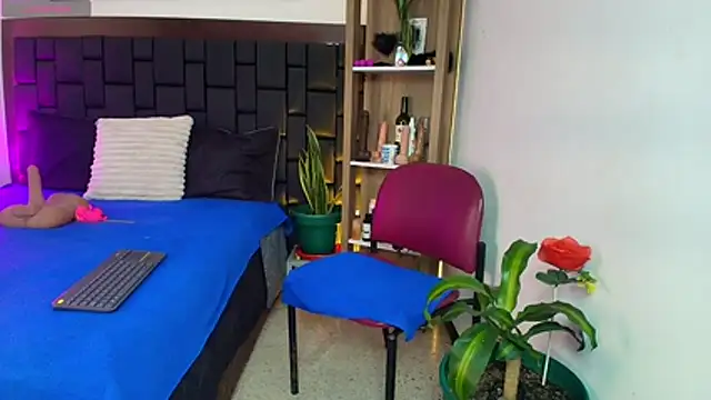 EllenaBoobs  online show from March 27, 2026, 3:26 am