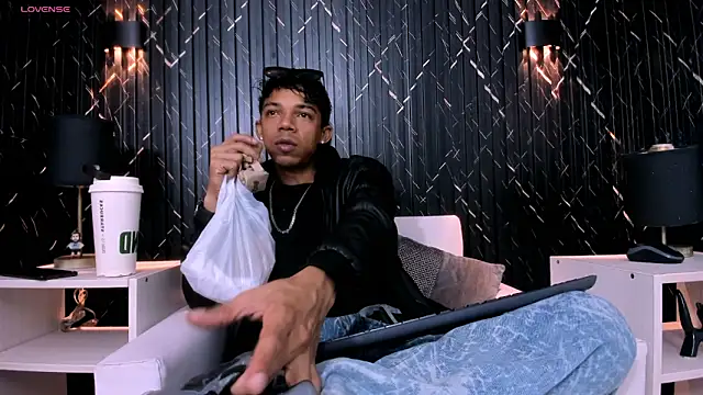 Snapshot of Gregory_Sforza chatting on November 19, 2025, 11:32 am Gregory Sforza online show from November 19, 2025, 11:32 am