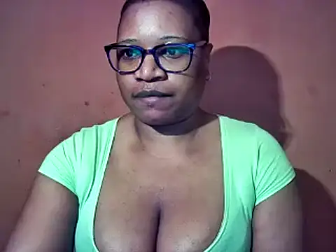 Snapshot of sexyamanda_ chatting on October 8, 2025, 9:22 am sexyamanda online show from October 8, 2025, 9:22 am