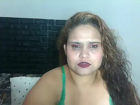 Snapshot of clover_cams1874 chatting on November 27, 2025, 11:54 am clover cams1874 online show from November 27, 2025, 11:54 am