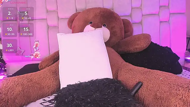 Snapshot of Daia_Ortiz chatting on November 13, 2025, 8:13 pm Daia Ortiz online show from November 13, 2025, 8:13 pm