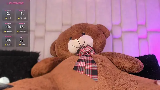 Snapshot of Daia_Ortiz chatting on November 26, 2025, 8:31 pm Daia Ortiz online show from November 26, 2025, 8:31 pm