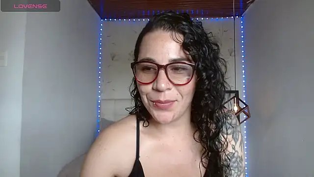 mia velvet1 online show from May 31, 2026, 6:09 pm
