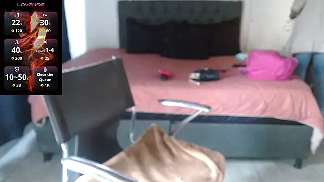 mia velvet1 online show from October 22, 2025, 3:11 pm