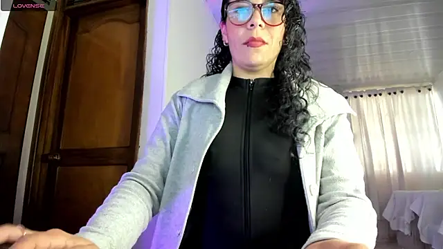 mia velvet1 online show from April 20, 2026, 12:30 pm