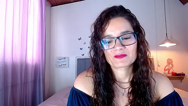 Snapshot of Rose_Thompson1 chatting on March 15, 2025, 2:23 pm Rose Thompson1 online show from March 15, 2025, 2:23 pm