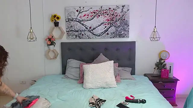 Snapshot of Rose_Thompson1 chatting on November 26, 2025, 1:55 pm Rose Thompson1 online show from November 26, 2025, 1:55 pm