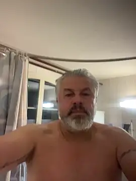 Snapshot of Berg_Boy chatting on November 26, 2025, 9:37 pm Berg Boy online show from November 26, 2025, 9:37 pm