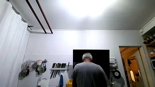 Snapshot of Berg_Boy chatting on March 15, 2026, 10:39 pm Berg Boy online show from March 15, 2026, 10:39 pm