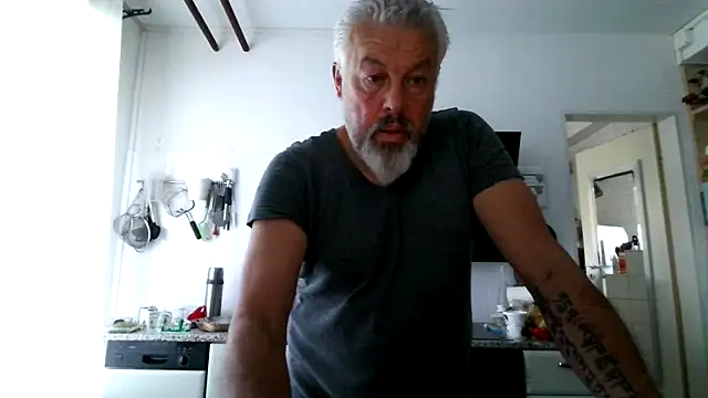Snapshot of Berg_Boy chatting on April 3, 2026, 5:47 am Berg Boy online show from April 3, 2026, 5:47 am