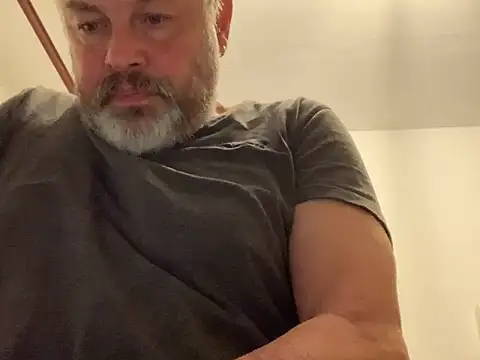 Snapshot of Berg_Boy chatting on November 4, 2025, 5:33 am Berg Boy online show from November 4, 2025, 5:33 am