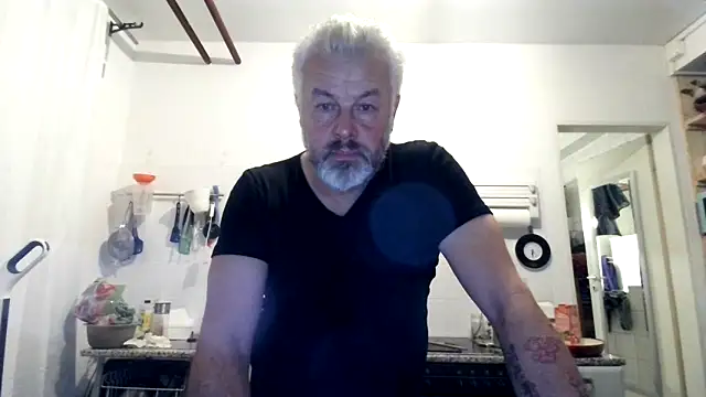 Snapshot of Berg_Boy chatting on November 26, 2025, 5:29 am Berg Boy online show from November 26, 2025, 5:29 am