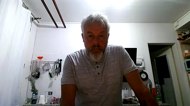 Snapshot of Berg_Boy chatting on April 30, 2026, 3:57 am Berg Boy online show from April 30, 2026, 3:57 am