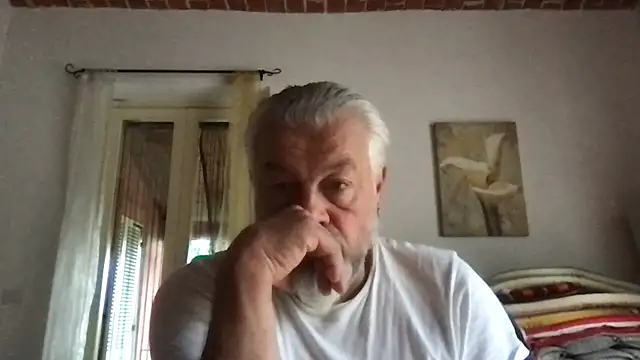 Snapshot of Berg_Boy chatting on May 3, 2026, 5:01 am Berg Boy online show from May 3, 2026, 5:01 am
