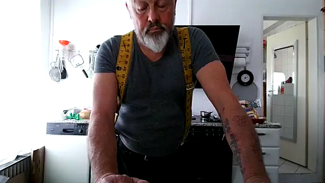 Snapshot of Berg_Boy chatting on March 25, 2026, 11:09 am Berg Boy online show from March 25, 2026, 11:09 am
