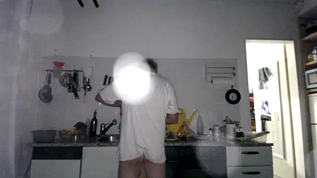 Snapshot of Berg_Boy chatting on October 28, 2025, 4:35 am Berg Boy online show from October 28, 2025, 4:35 am