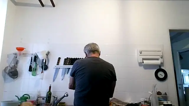 Snapshot of Berg_Boy chatting on November 2, 2025, 8:19 am Berg Boy online show from November 2, 2025, 8:19 am