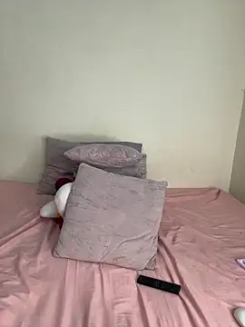 Ivelleee  online show from December 15, 2025, 10:48 pm