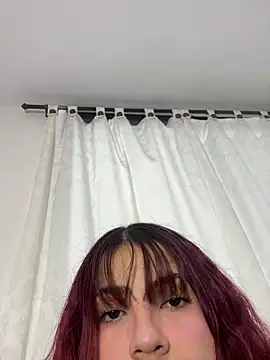 Ivelleee  online show from February 22, 2026, 9:27 pm