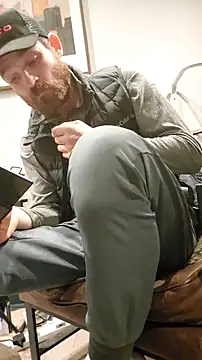 Snapshot of LKC94 chatting on November 8, 2025, 12:47 am LKC94 online show from November 8, 2025, 12:47 am