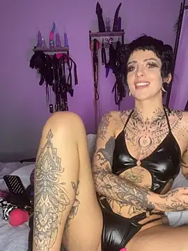 littleinkedblaise666 online show from February 14, 2026, 3:45 pm