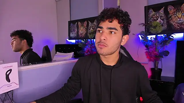 Snapshot of LucasCarterr_ chatting on November 27, 2025, 4:35 am LucasCarterr online show from November 27, 2025, 4:35 am