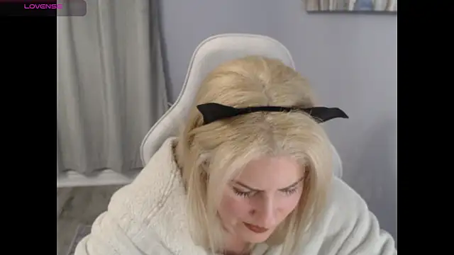 BellaStar84 online show from October 29, 2025, 12:53 am