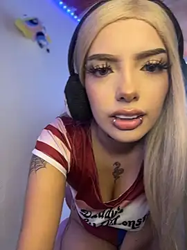 Snapshot of Emma_cute11 chatting on May 29, 2026, 3:40 pm Emma cute11 online show from May 29, 2026, 3:40 pm