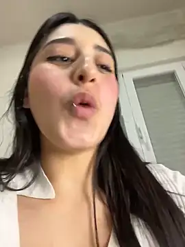 Snapshot of SashaLuss_ chatting on March 27, 2026, 6:42 pm SashaLuss online show from March 27, 2026, 6:42 pm
