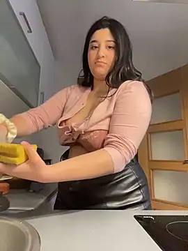 Snapshot of SashaLuss_ chatting on May 3, 2026, 6:44 pm SashaLuss online show from May 3, 2026, 6:44 pm