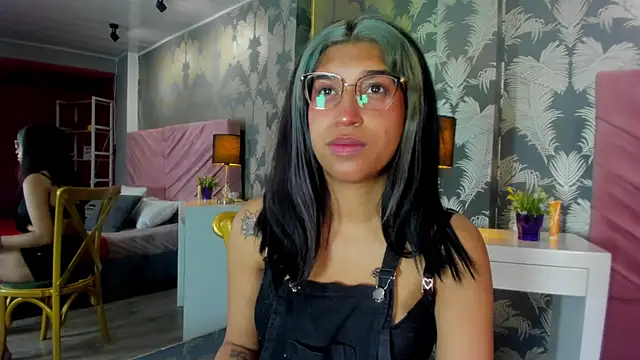 Karin Ks online show from November 27, 2025, 7:58 pm