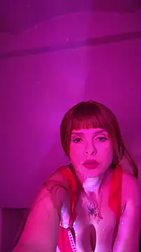 Snapshot of LoganPeny chatting on December 15, 2025, 3:23 am LoganPeny online show from December 15, 2025, 3:23 am