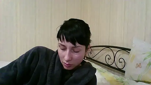 Snapshot of _Black-Panther_ chatting on December 16, 2025, 2:10 pm Black-Panther online show from December 16, 2025, 2:10 pm