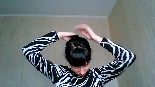 Snapshot of _Black-Panther_ chatting on November 20, 2025, 8:37 am Black-Panther online show from November 20, 2025, 8:37 am