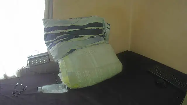 Snapshot of XhosaBoobs4U chatting on November 7, 2025, 6:40 am XhosaBoobs4U online show from November 7, 2025, 6:40 am