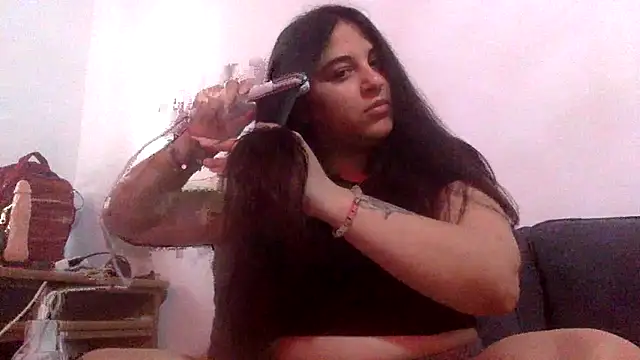 Veramaia online show from May 19, 2026, 10:55 am