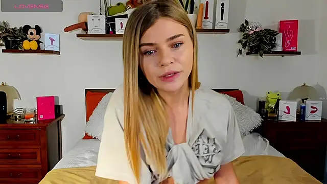 HaleyReedme online show from November 15, 2025, 9:13 am