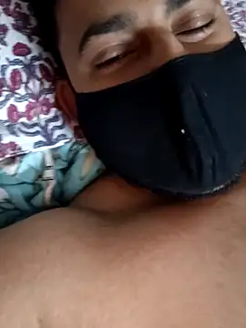 sumitsharma72 online show from April 12, 2026, 8:34 pm