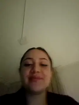 Snapshot of Isa_1207 chatting on August 4, 2026, 1:43 am Isa 1207 online show from August 4, 2026, 1:43 am